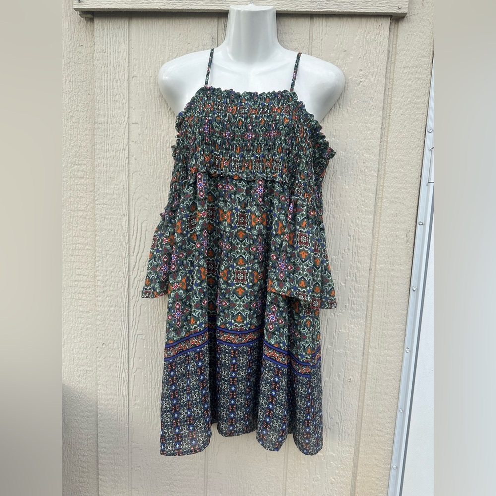 Takara Women's Multicolor Ruffle
Spaghetti Strap Floral Dress Sz M Cold
Shoulder